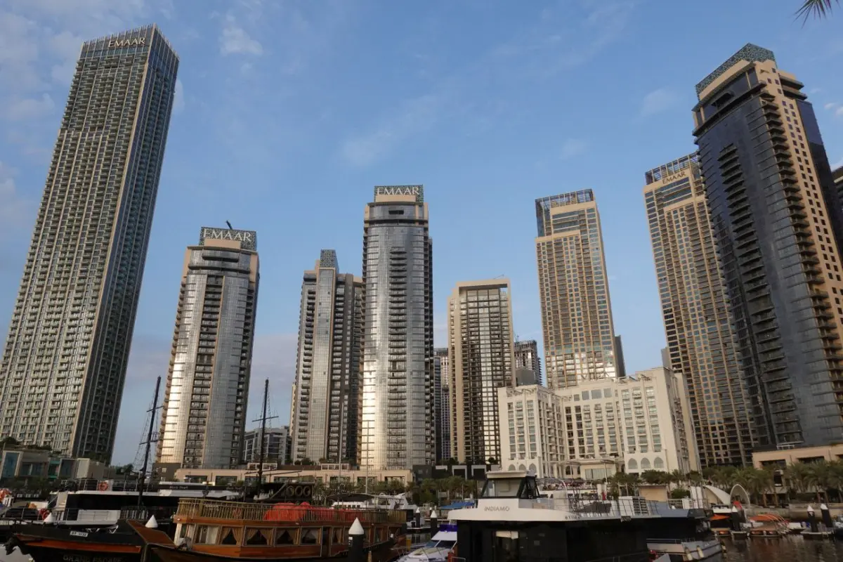 Οι ρουκέτες του Ιράν γκρεμίζουν τις τιμές των ξενοδοχείων στο Ντουμπάι