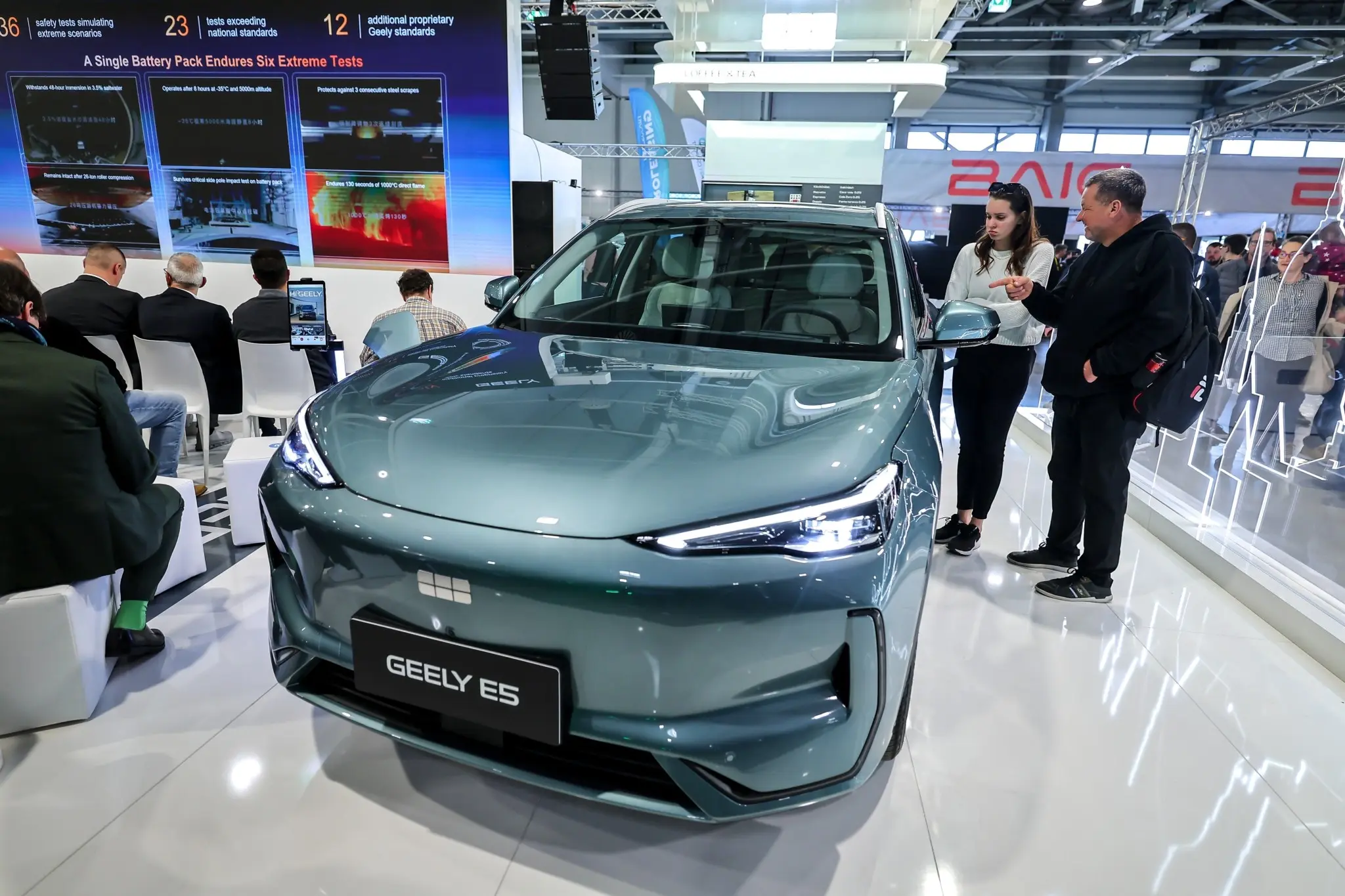 Geely: Κέρδη ρεκόρ $2,4 δισ. το 2025 – Πλησιάζει σε πωλήσεις την BYD