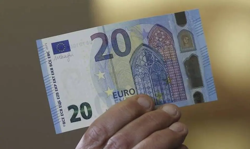 Μειώθηκαν τα πλαστά χαρτονομίσματα 