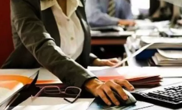 Κενές θέσεις στο Δημόσιο με μισθούς από €24.500 εώς €80.443