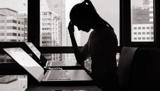 Γιατί 6 στους 10 Ελλαδίτες θέλουν να αλλάξουν δουλειά...