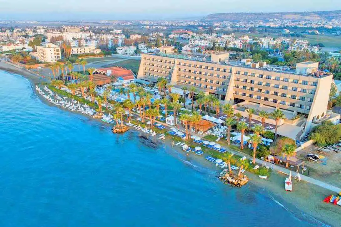 Αλλάζει πρόσωπο γνωστό ξενοδοχείο στη Λάρνακα - Κτίζεται 9όροφος πύργος