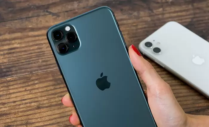 Τι σημαίνει το «i» στα iPhone;