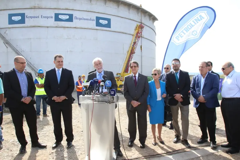 Άρχισε στη Λάρνακα η κατεδάφιση της μεγαλύτερης δεξαμενής καυσίμων