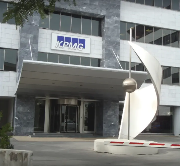 Συνεχίζουν στο τιμόνι της KPMG Χρίστος Βασιλείου και Μιχάλης Αντωνιάδης