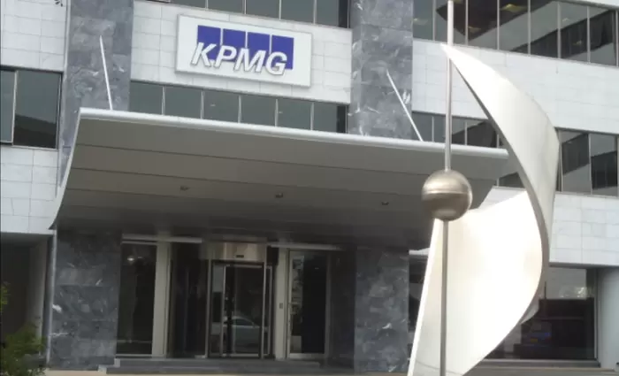 Συνεχίζουν στο τιμόνι της KPMG Χρίστος Βασιλείου και Μιχάλης Αντωνιάδης