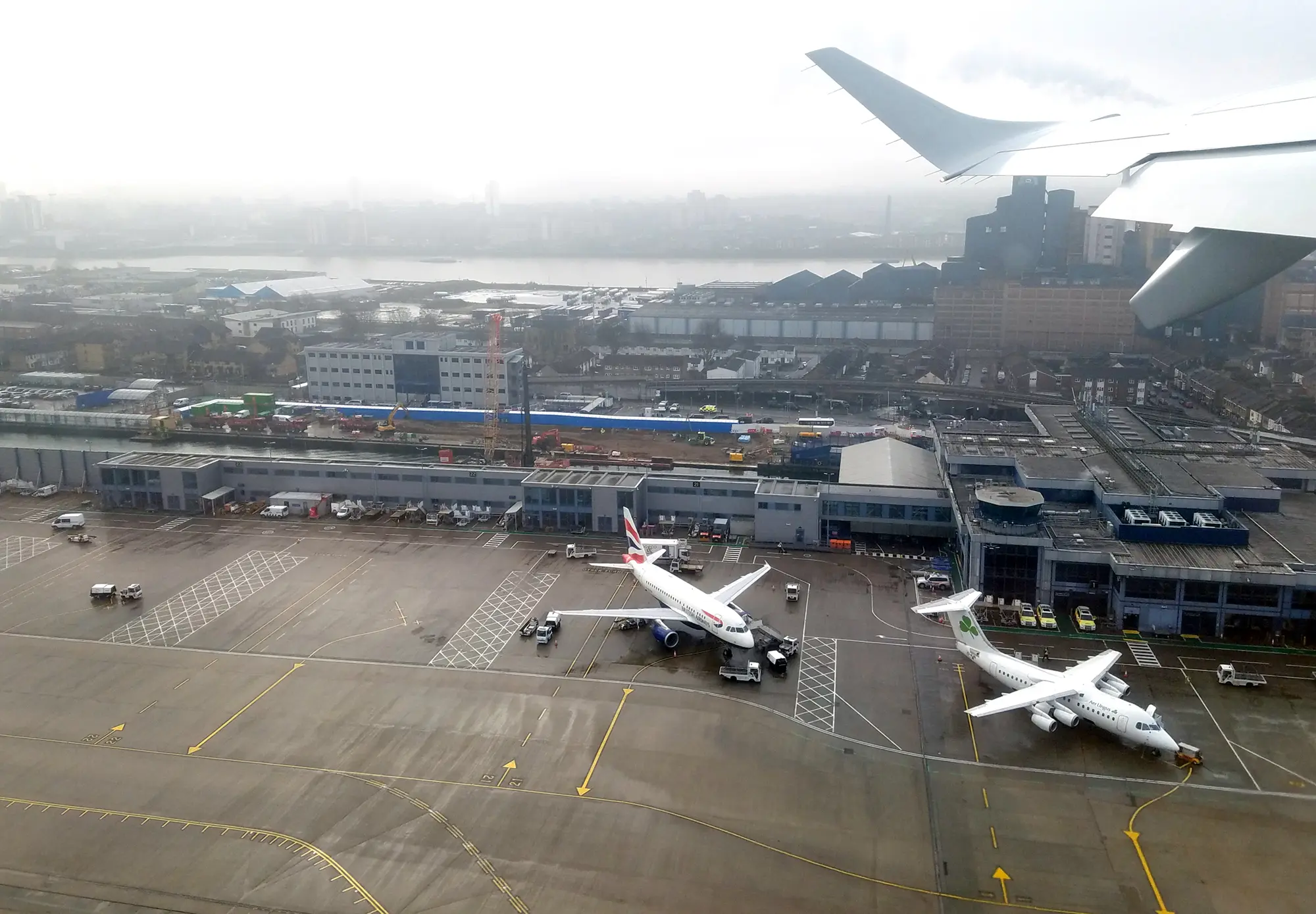 Το Λονδίνο μελετάει άνοιγμα των συνόρων με άλλες χώρες