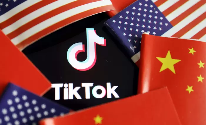 TikTok: Επιστρέφει στα App Stores Apple και Google