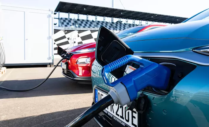 Διαφορές & ομοιότητες συμβατικών και ηλεκτρικών αυτοκινήτων