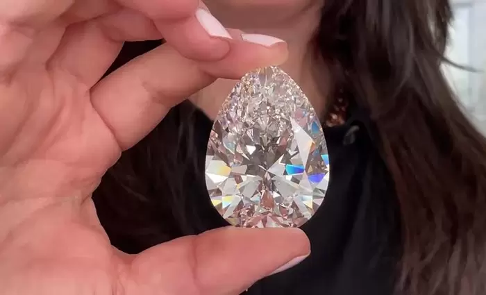 Βγαίνει σε δημοπρασία το μεγαλύτερο λευκό διαμάντι