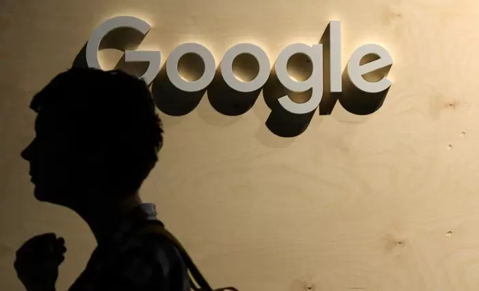 Google: Η αστρονομική ζημιά που φέρνει η δικαστική ήττα – Οι φόβοι για τις συμφωνίες με την Apple