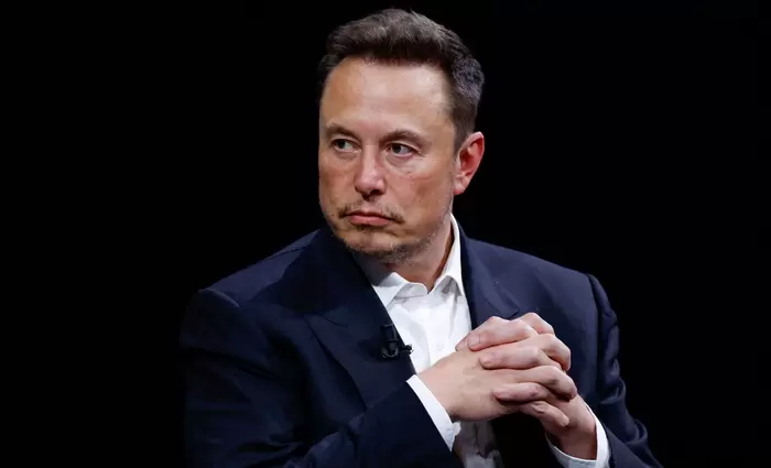 Μασκ: Τα χαμηλότερα κέρδη για την Tesla και η καθυστέρηση στα «ρομποταξί»