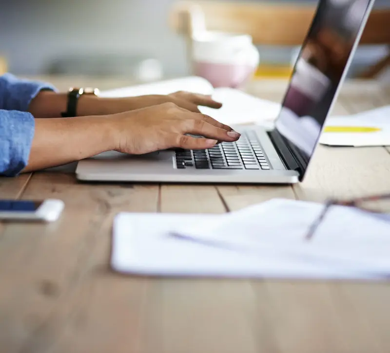 Επιμένει η ΕΕ: Τηλεργασία μία ημέρα την εβδομάδα – Τι θα προτείνει και γιατί