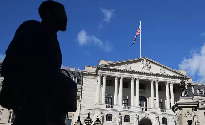 Βρετανικά ομόλογα: Eνίσχυση μετά τη συγκράτηση του πληθωρισμού, αλλά παραμένουν υψηλές οι αποδόσεις