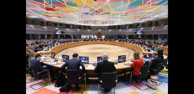 Σύνοδος Κορυφής ΕΕ: Στοχευμένα προσωρινά μέτρα για καύσιμα και ρεύμα ζητούν οι «27» από την Κομισιόν