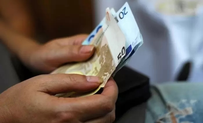 Πότε εξετάζονται συντάξεις, επιδόματα και βοηθήματα που εκκρεμούν