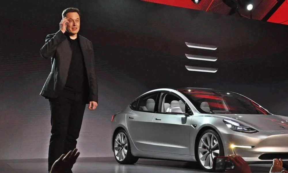 Η Τesla «έβαλε στο μάτι» την Ευρώπη