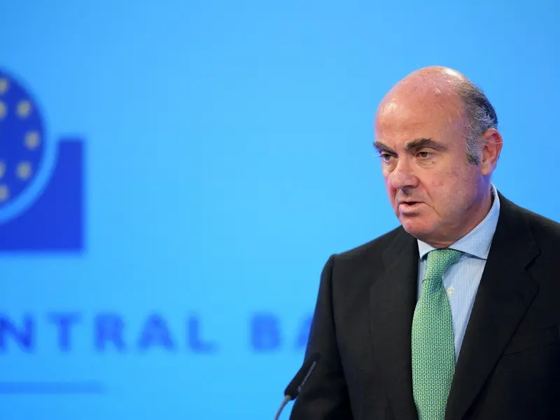 Λουίς ντε Γκίντος: Η νομισματική πολιτική δεν είναι πανίσχυρη – Η ΕΚΤ πρέπει να είναι συνετή
