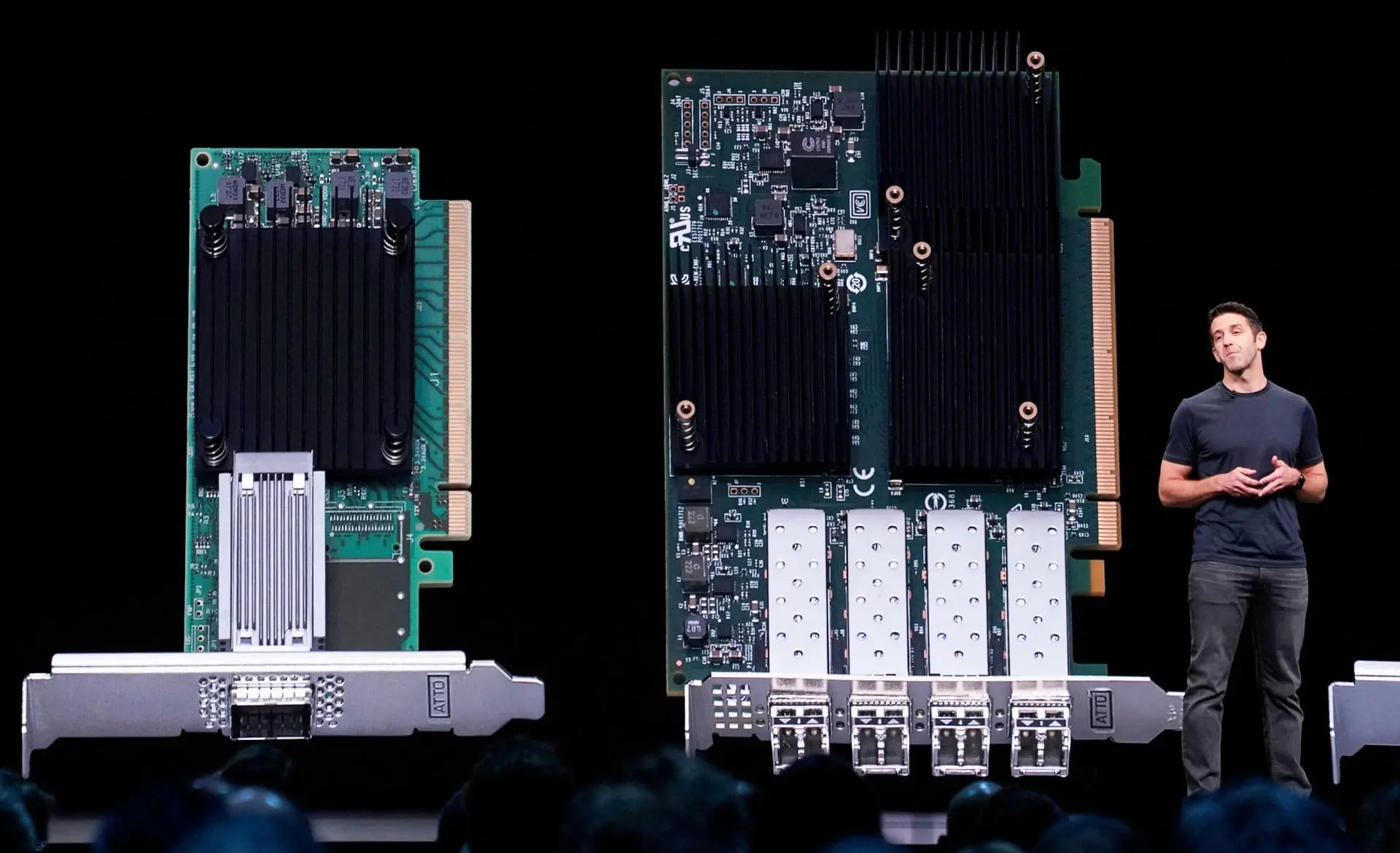 Τζον Τέρνους: Ποιος είναι ο νέος CEO της Apple που διαδέχεται τον Τιμ Κουκ στην εποχή της AI – Το μεγάλο ατού του