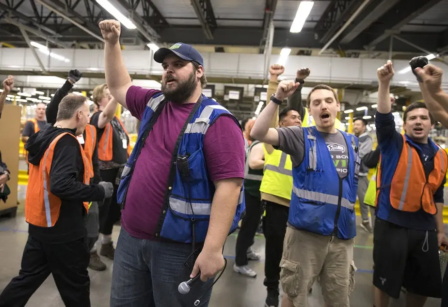 Γερμανία: Απεργούν για τους χαμηλούς μισθούς οι εργαζόμενοι της Amazon