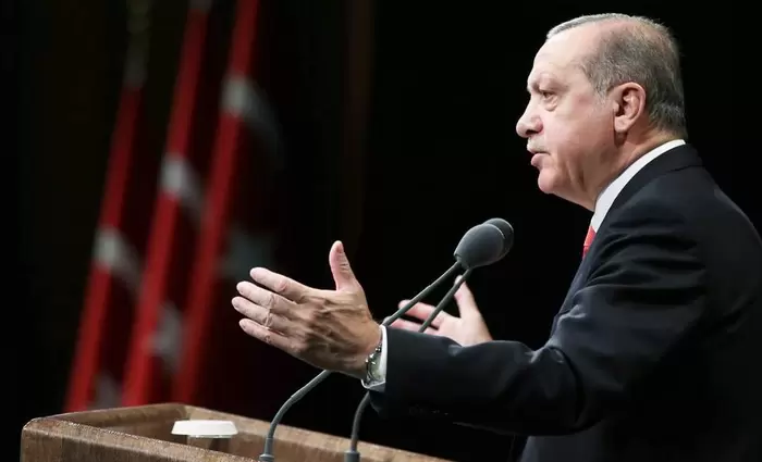 Ο Ερντογάν δηλώνει αποφασισμένος να μειώσει τα επιτόκια