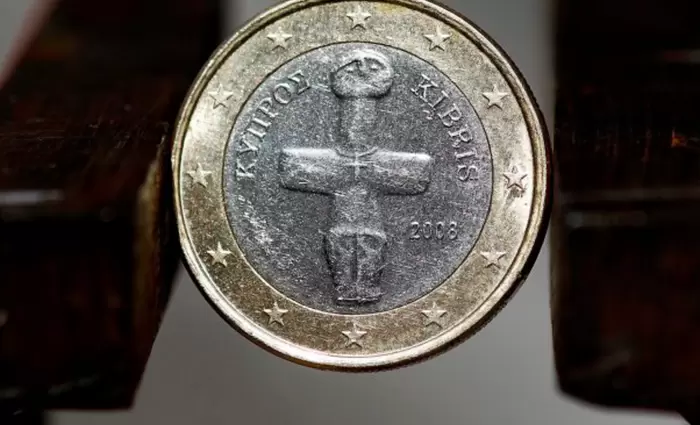 Το εμείς αντί του εγώ