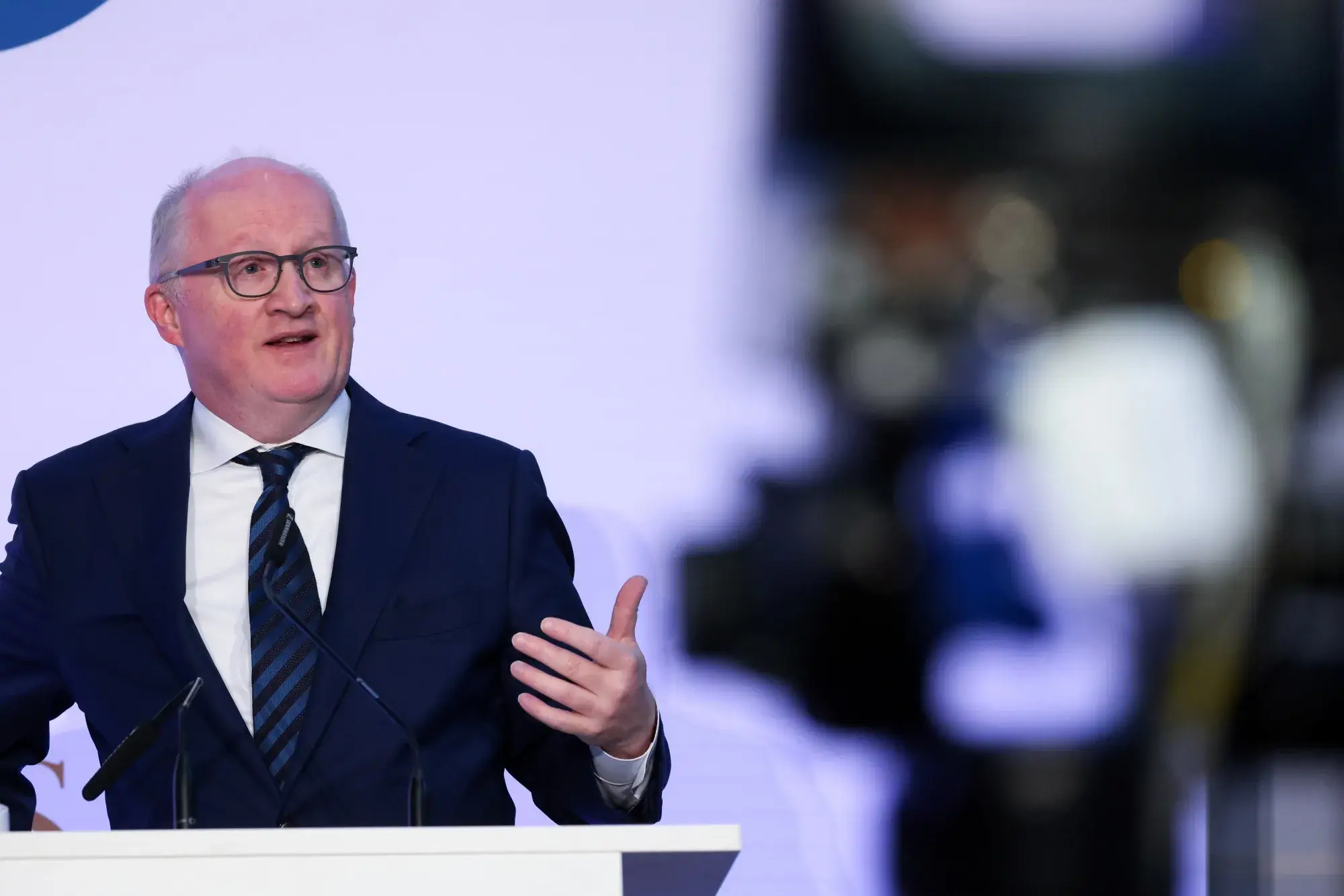 Λέιν (ΕΚΤ): «Φυσική ανάγκη» το κοινό ευρωπαϊκό χρέος και τα ευρωομόλογα