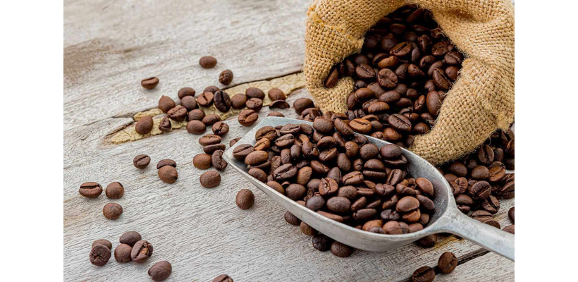 Ακριβαίνει ο καφές λόγω φόβων για το Ιράν και καιρού στη Βραζιλία