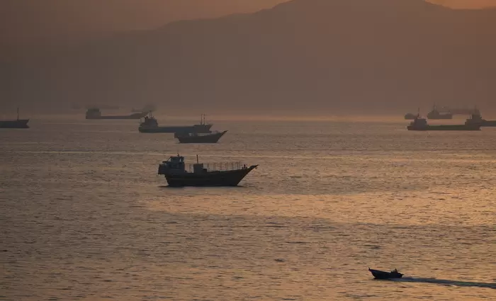 Αυξάνεται η κυκλοφορία των πετρελαιοφόρων μέσω του Ορμούζ