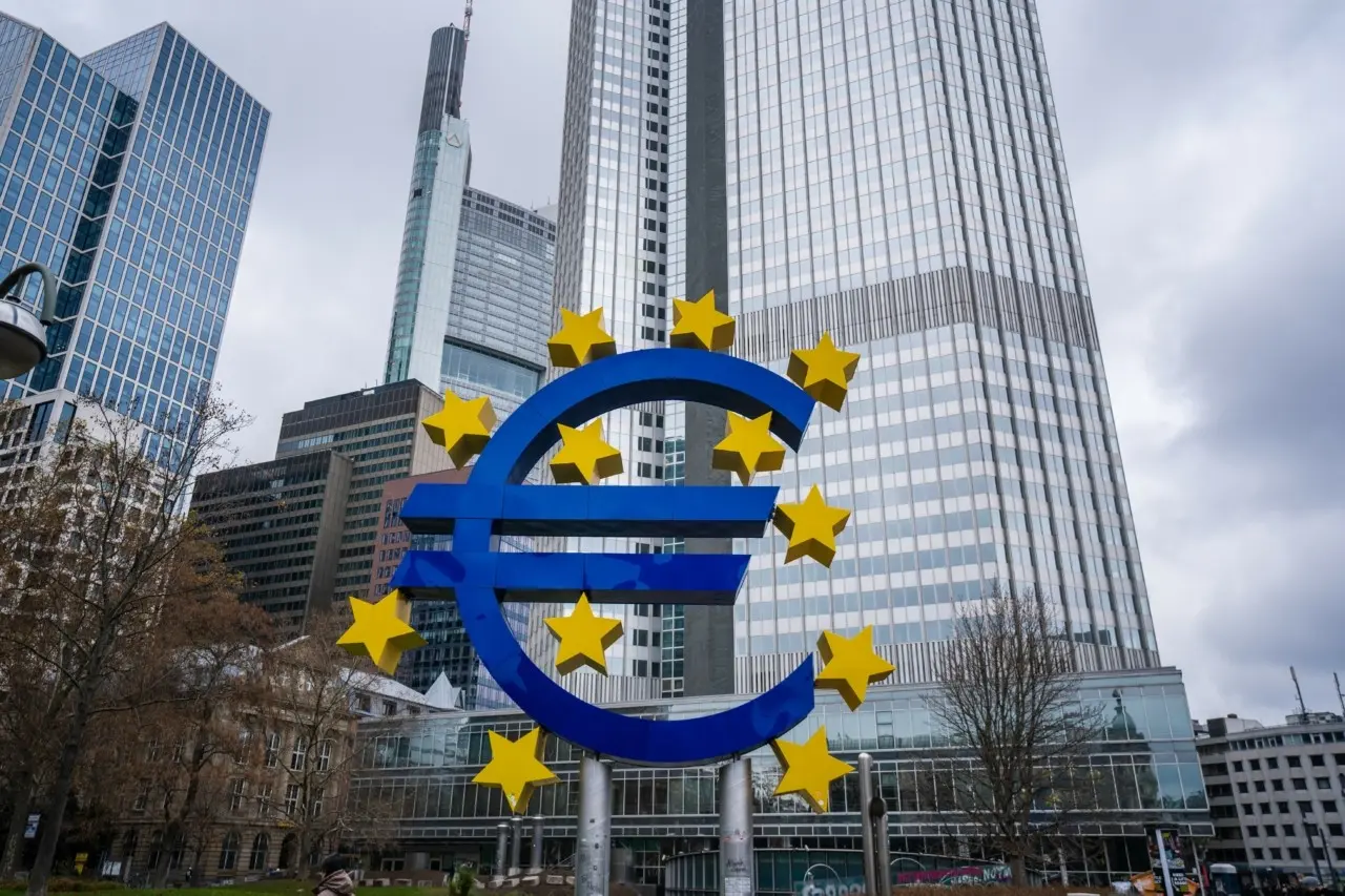ΕΚΤ: Σταθερή νομισματική πολιτική μετά το εμπορικό deal ΕΕ-ΗΠΑ