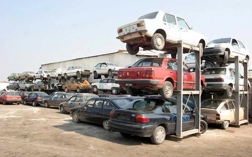 Σχέδιο για απόσυρση παλαιών αυτοκινήτων και αγορά ηλεκτροκίνητου