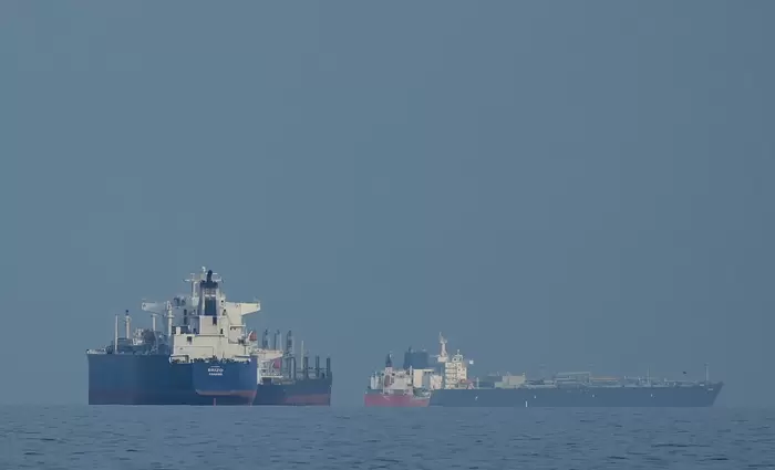 Ιράν: «Διόδια» 2 εκατ. δολαρίων στα τάνκερ – Σφίγγει τον έλεγχο στα Στενά του Ορμούζ