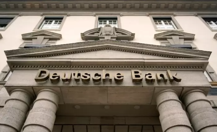Χρυσός: Η Deutsche Bank μειώνει έως και 22% τις προβλέψεις της για τις τιμές – Ρυθμιστής των τιμών η Fed