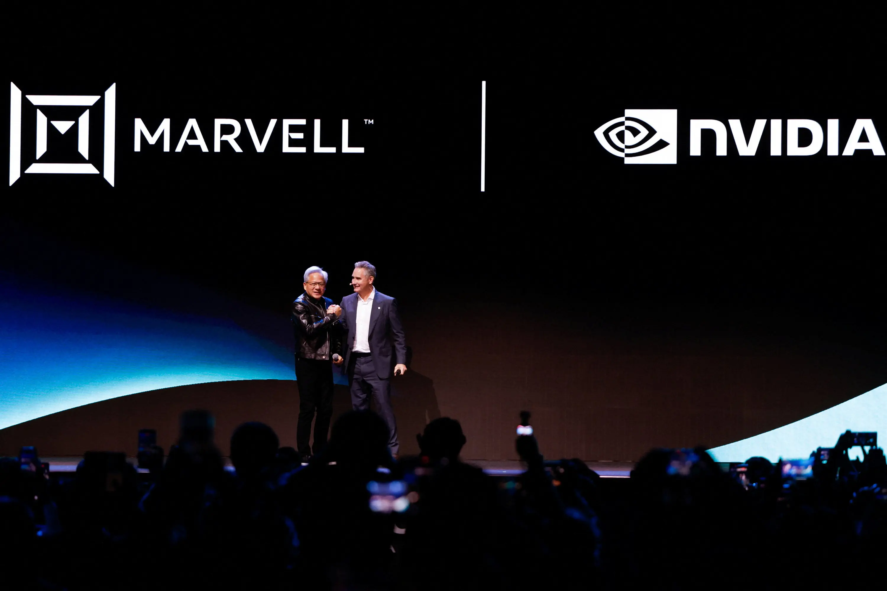 Χουάνγκ (Nvidia): Η Marvell θα είναι ο επόμενος τρισεκατομμυριούχος – Ράλι 25% για τη μετοχή