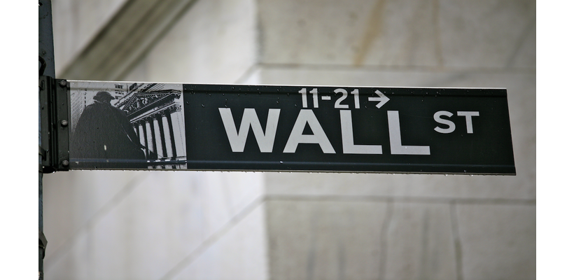 Wall Street: «Φρένο» στα ιστορικά ρεκόρ με το βλέμμα σε Μέση Ανατολή και Fed