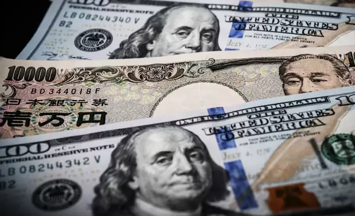UBS: Πιθανή άνοδος του δολαρίου έως τα 175 γιεν σε περίπτωση παρατεταμένης ενεργειακής κρίσης