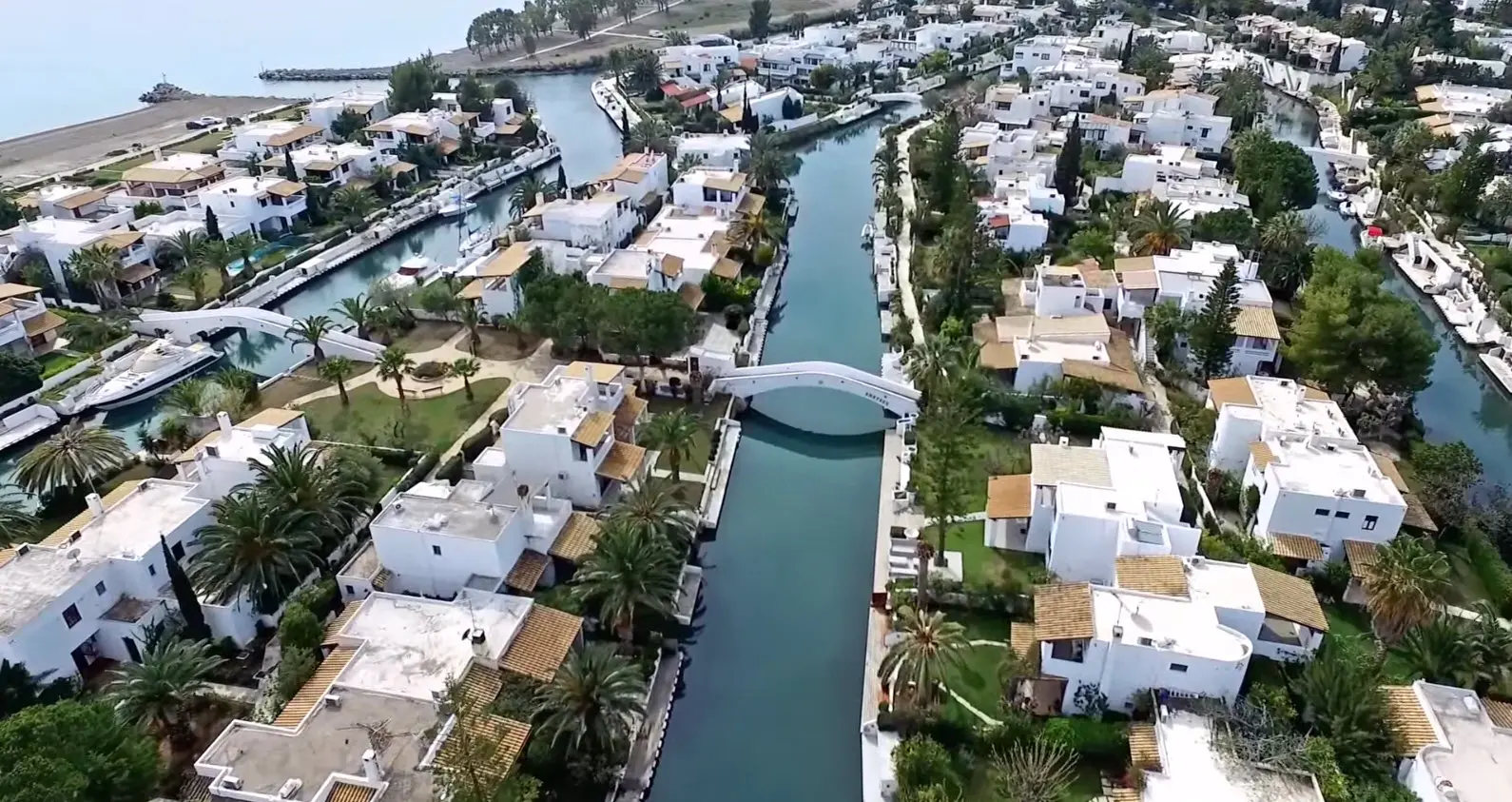 Το Μαϊάμι της Ελλάδας απέχει δύο ώρες από την Αθήνα (vid)