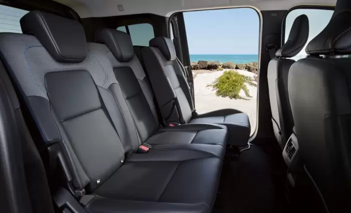 Ντεμπούτο για το ηλεκτρικό επιβατικό Nissan Townstar Combi