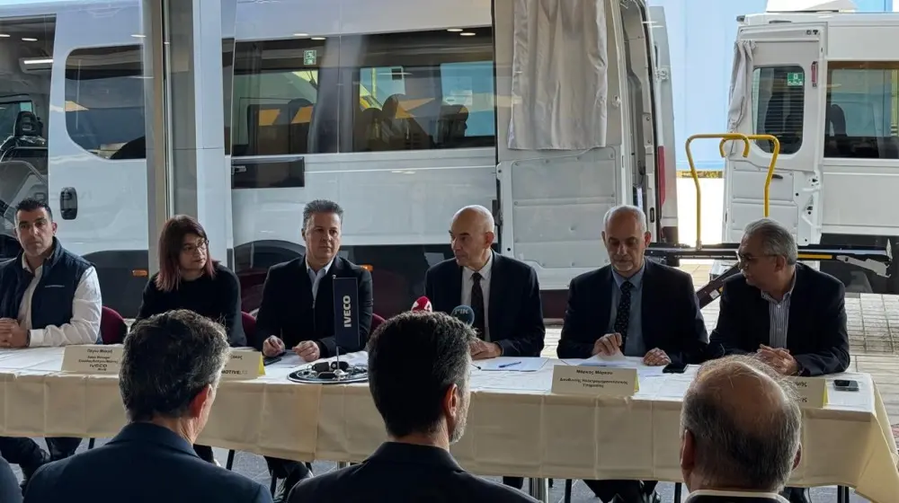 Παράδοση λεωφορείων για ΑμεΑ από την CTC Automotive Ltd στο Υπουργείο Μεταφορών, Επικοινωνιών και Έργων