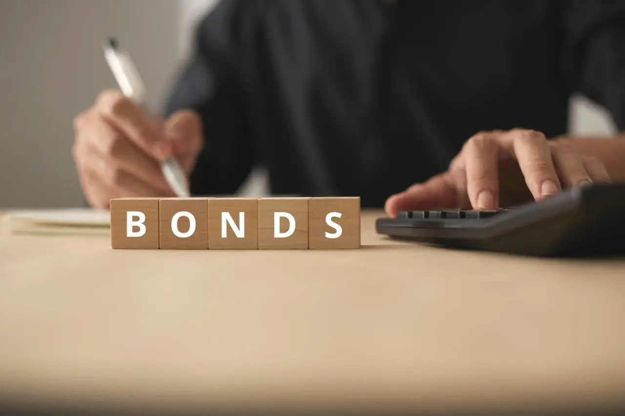 Εβδομάδα «θρίλερ» για τα παγκόσμια ομόλογα – Στα ύψη οι αποδόσεις λόγω του γεωπολιτικού αδιεξόδου