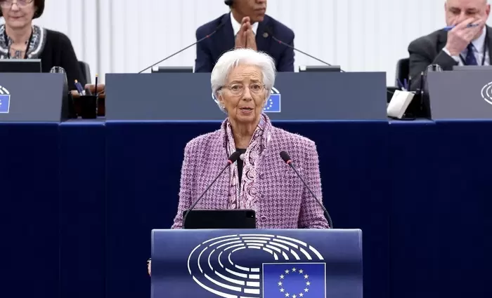 Σήμα για ανοδική αναθεώρηση των προβλέψεων για τον πληθωρισμό από τη Λαγκάρντ