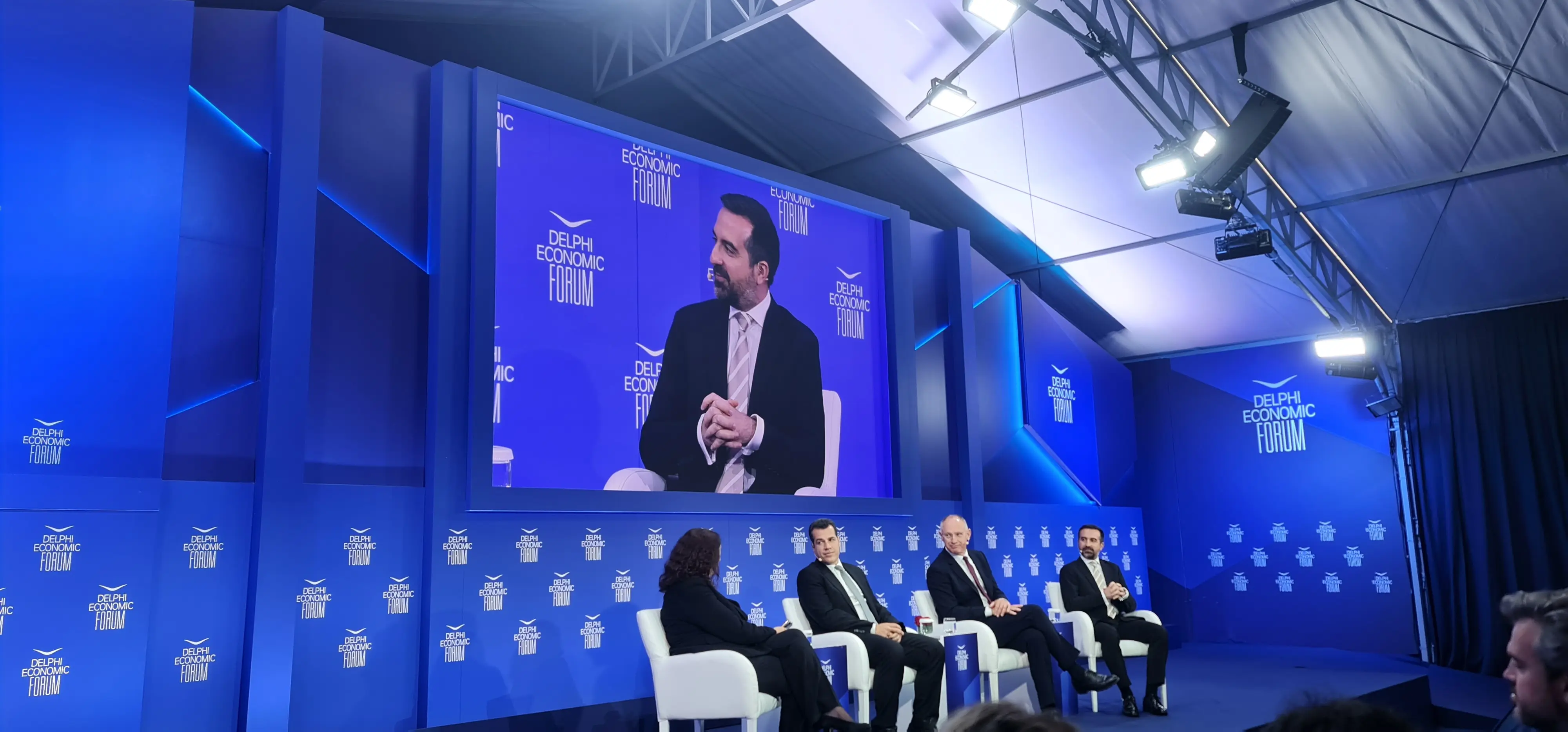 Η νέα εποχή του μεταναστευτικού – Τι ανέλυσαν Ιωαννίδης, Πλεύρης και Karner στους Δελφούς