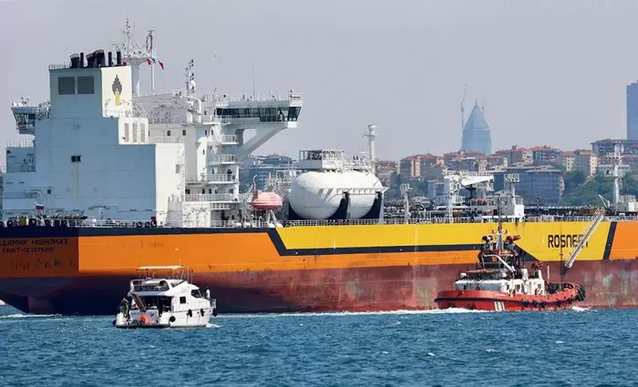 Καύσιμα: Η Βρετανία χαλαρώνει τις κυρώσεις στο ρωσικό πετρέλαιο λόγω ενεργειακής κρίσης