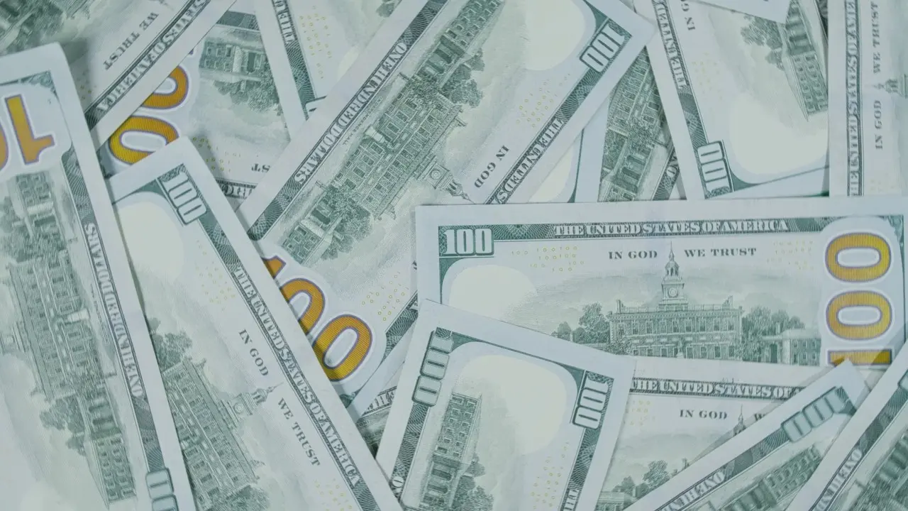 Swift: Η σύγκρουση στη Μέση Ανατολή ενίσχυσε τον ρόλο του δολαρίου