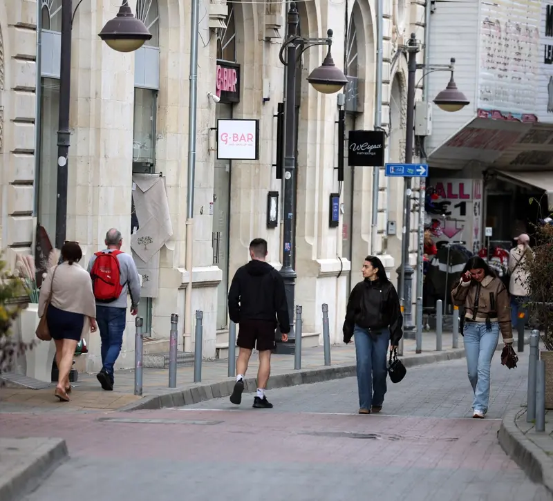 Πόσο επηρεάζει ο πόλεμος στο Ιράν το τουριστικό ενδιαφέρον ενόψει καλοκαιριού σε Κύπρο και Ελλάδα;