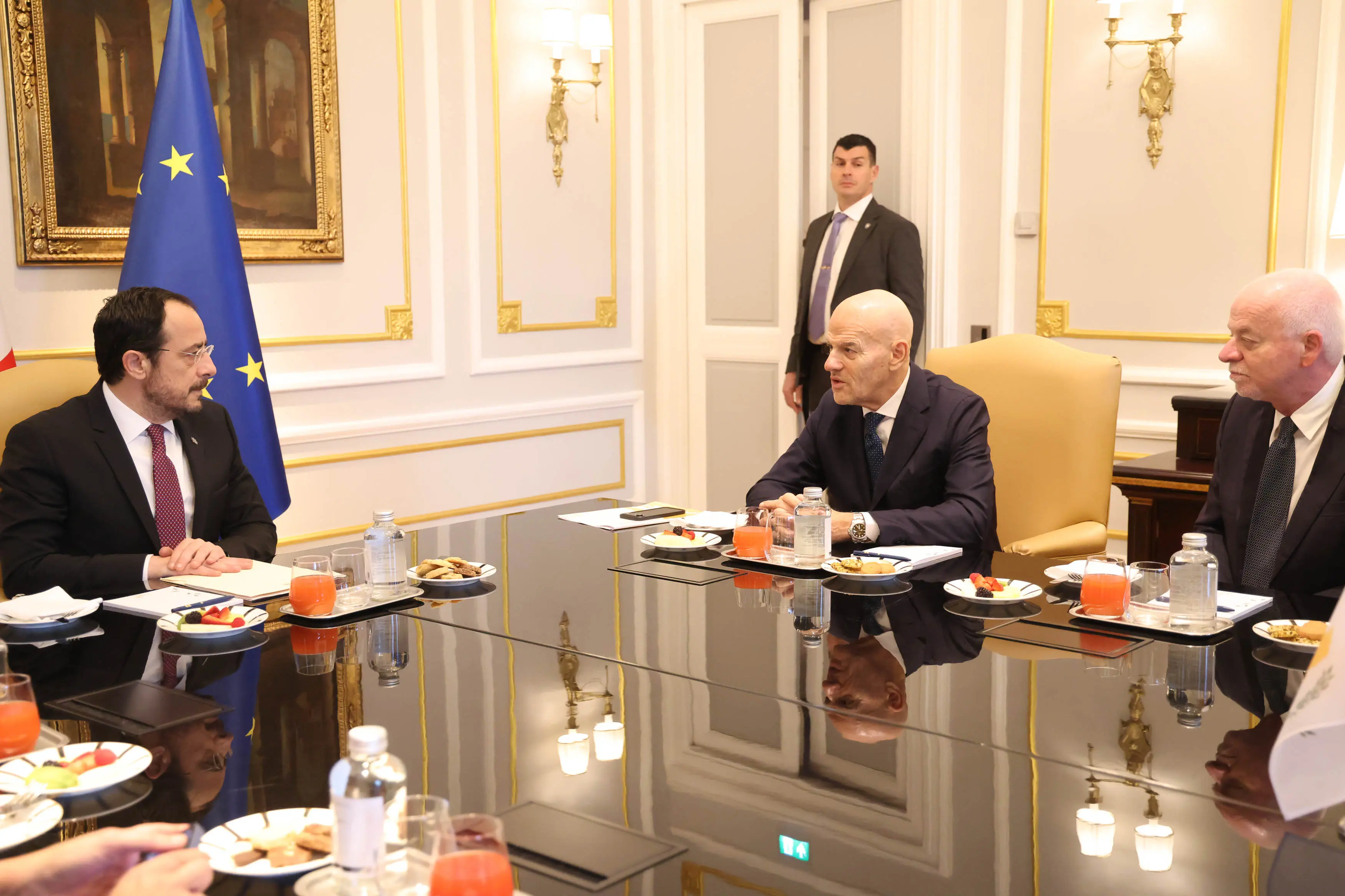 Στο επίκεντρο των επαφών με ΕΝΙ η πώληση ΦΑ μέσω Αιγύπτου το 2027