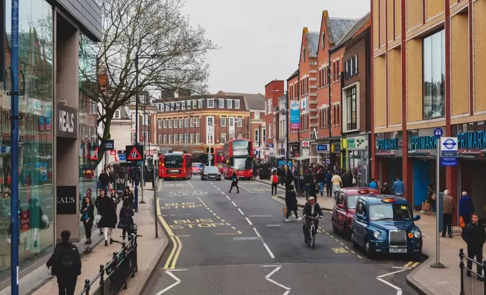 Βρετανία: Πτώση στις λιανικές πωλήσεις εν μέσω φόβων για πληθωρισμό και ενεργειακό σοκ