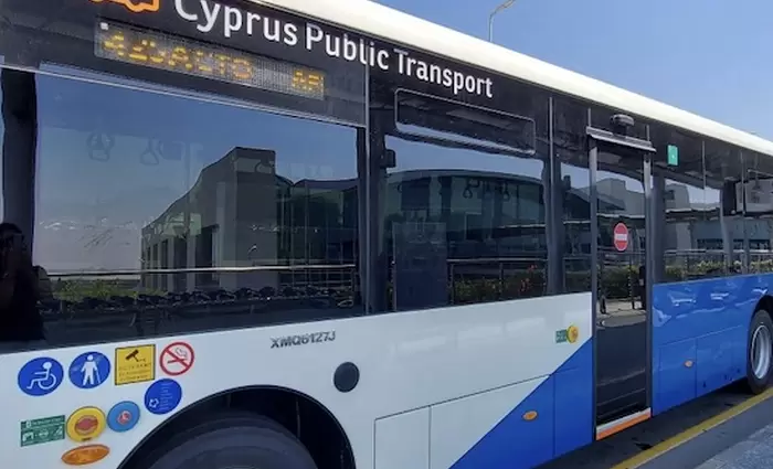 Αντιδρούν οι οδηγοί λεωφορείων για τις κάμερες - Δίωρη στάση εργασίας