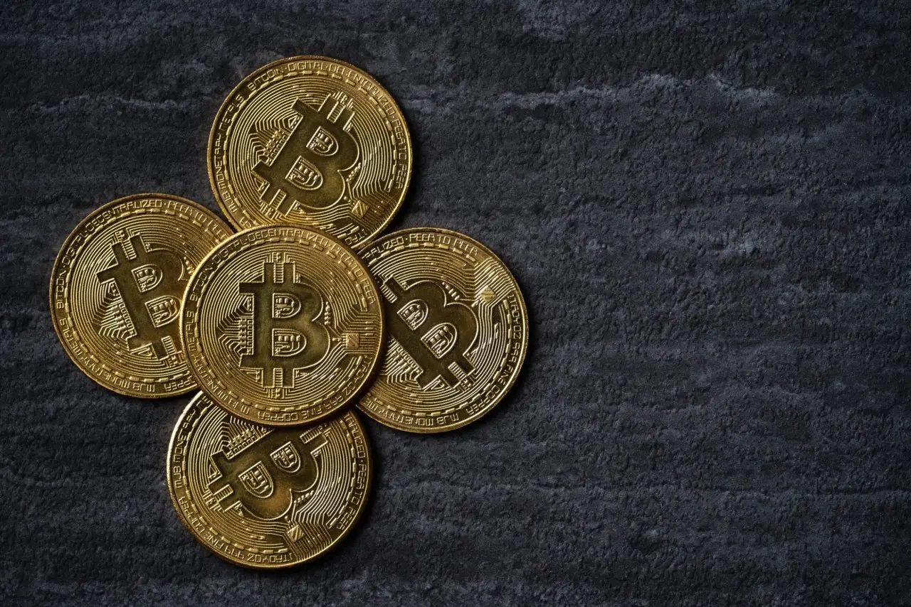 Bitcoin: Λήξη options $14 δισ. εν μέσω κλιμακούμενης έντασης στη Μέση Ανατολή