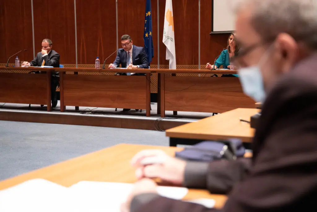 ΥΠΟΙΚ: Ανάγκη για επιπλέον €220 με έγκριση της Βουλής